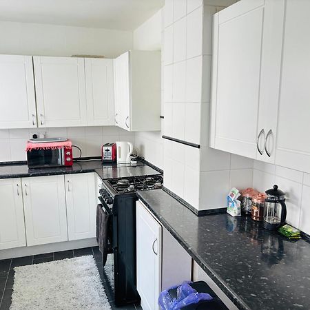 Entire 3 Bedroom House- Free Parking Liverpool Eksteriør billede