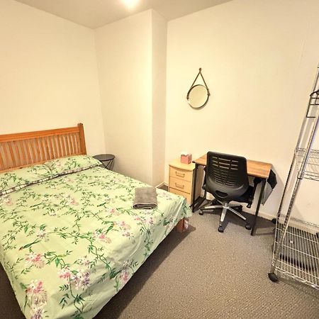 Entire 3 Bedroom House- Free Parking Liverpool Eksteriør billede